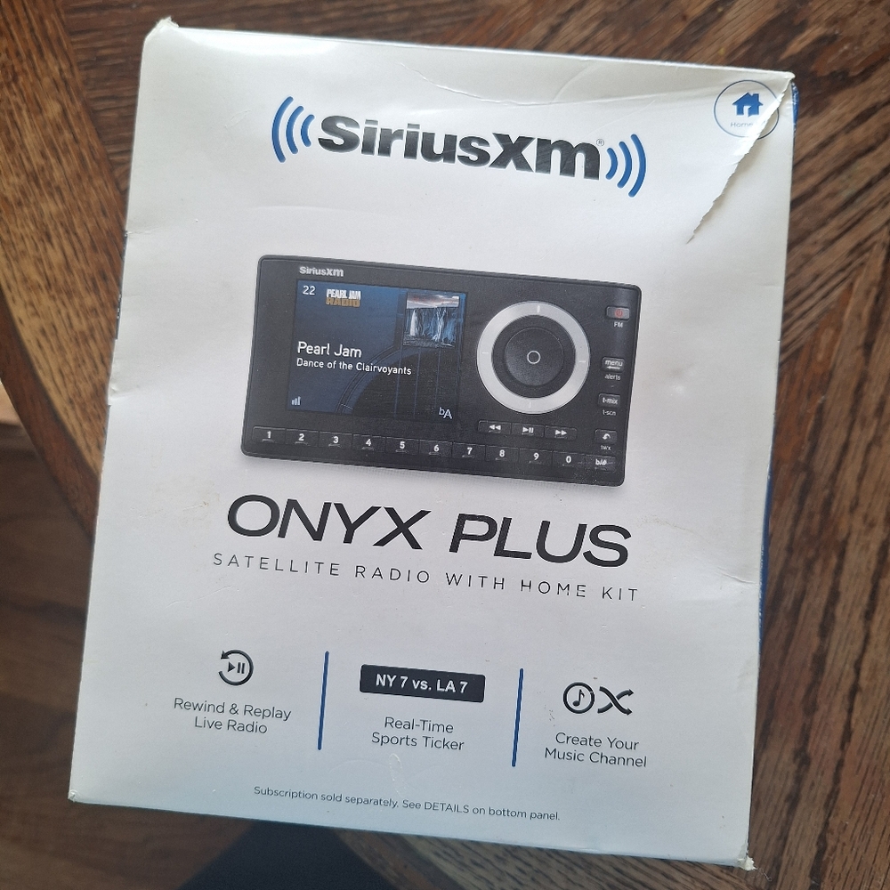 NWT SiriusXm Onyx Plus Satellite Radio Home Kit